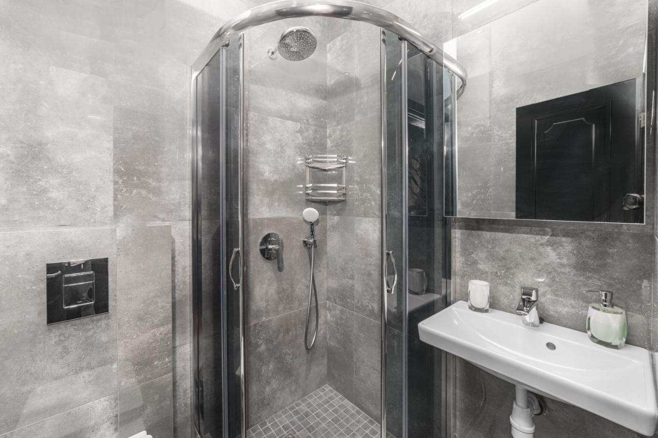 Apart Hotel D'Monica Odessa Zewnętrze zdjęcie